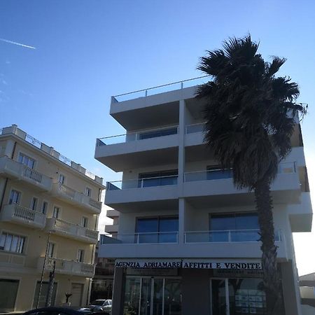 Infinito Apartment Alba Adriatica Exterior foto